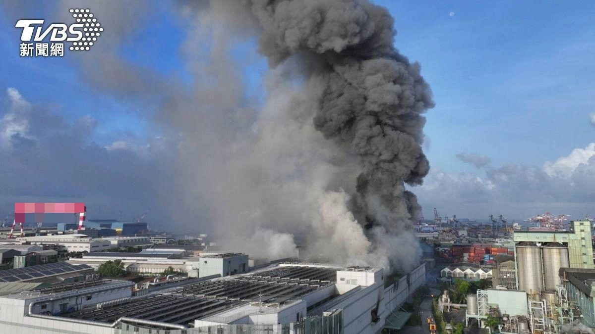 逸云天便携式四合一气体检测仪MS400-S：守护工业安全，防范电池工厂爆炸悲剧