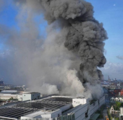 逸云天便携式四合一气体检测仪MS400-S：守护工业安全，防范电池工厂爆炸悲剧